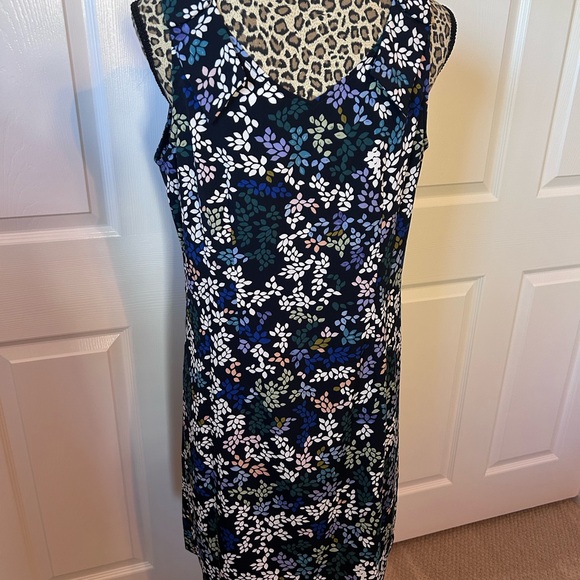 cabi Cinco Shift Dress, size Medium, NWOT - Picture 2 of 5